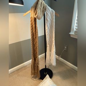 Gorgeous wrap BCBG Scarf